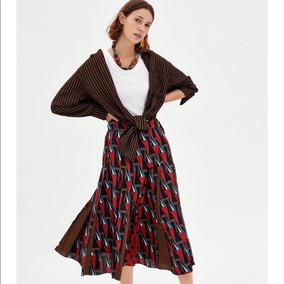Zara Dresses & Skirts - Zara Pleated contrast skirt